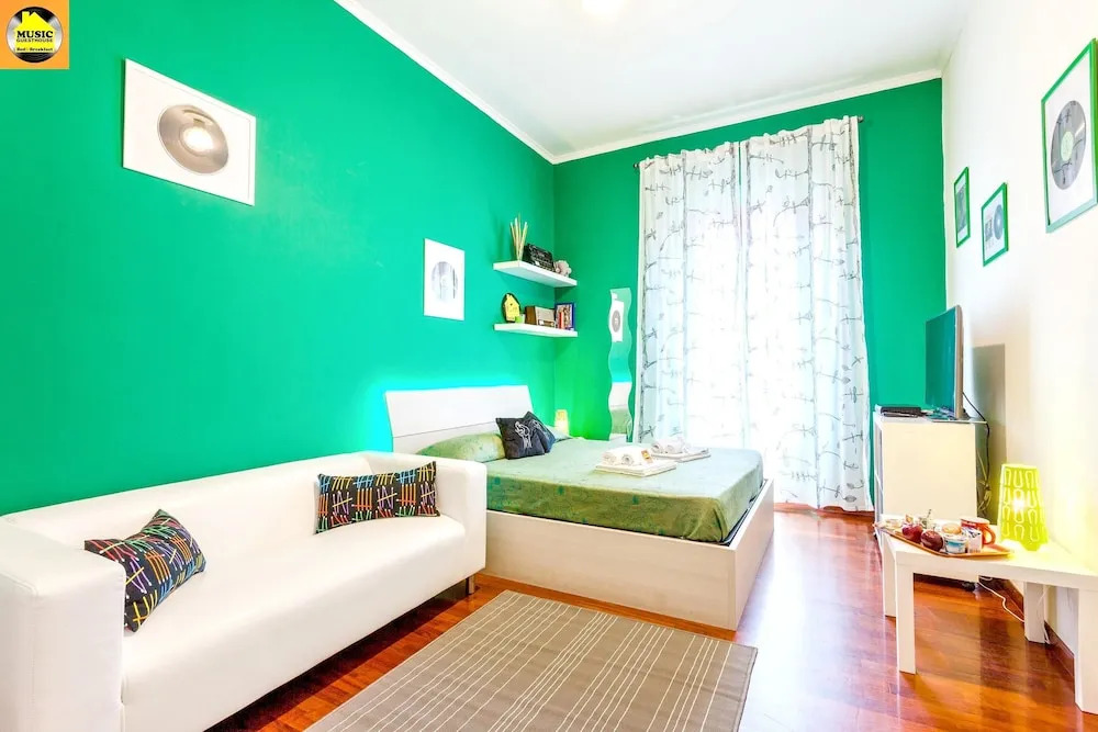 Apartment with 3 Bedrooms in Roma, with Wonderful City View And Wifi - 10 Km From the Beach