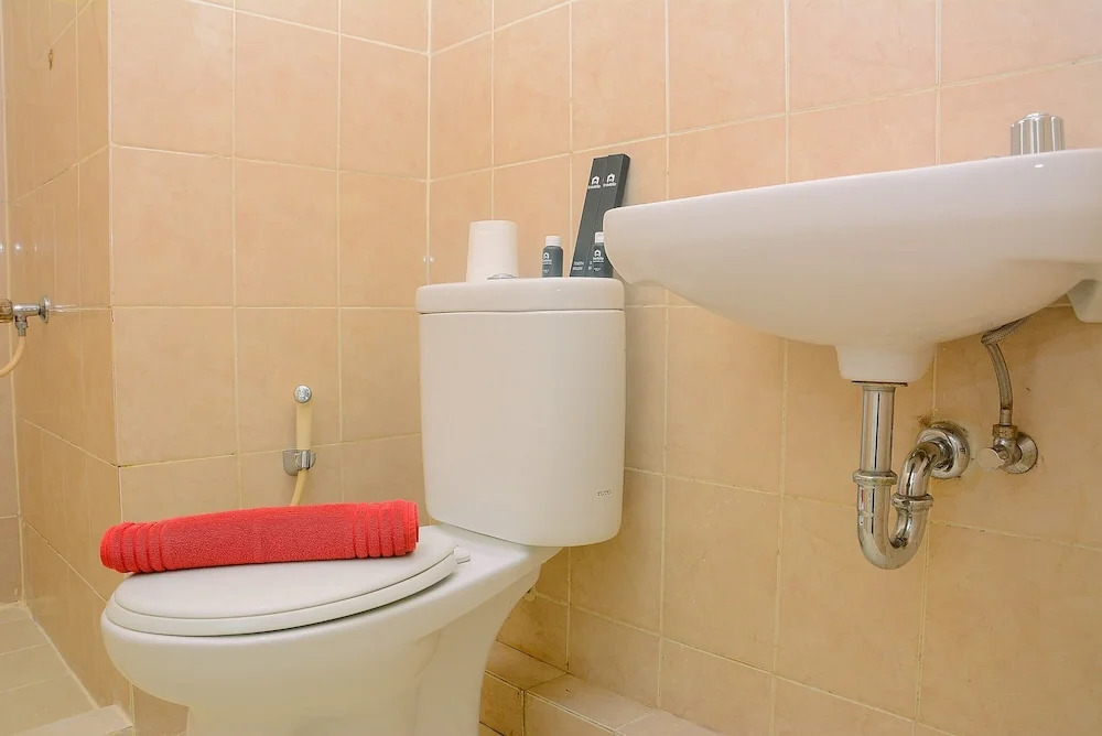 Beautiful 2BR with Direct Access to Pool Green Bay Pluit Apartment By Travelio