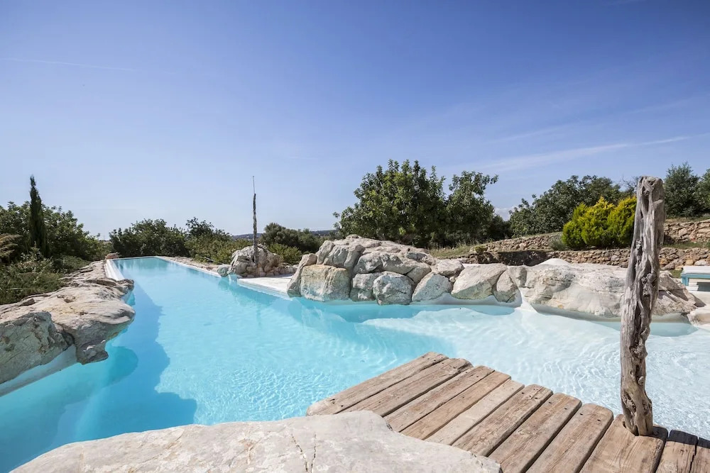 Residence by G Villa Calicant