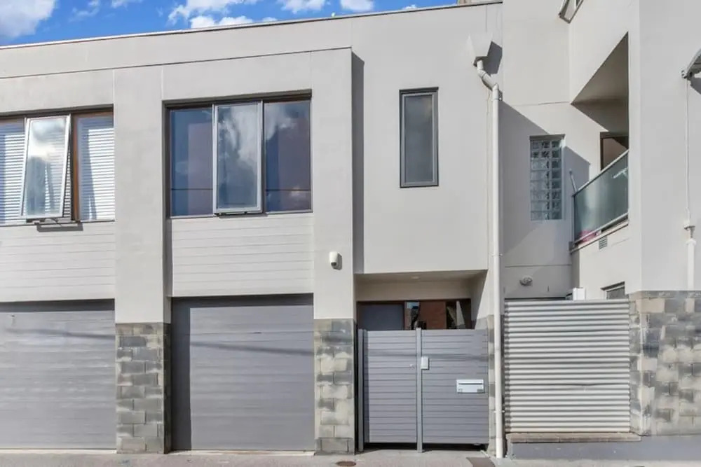 Contemporary Townhouse In Adelaide City