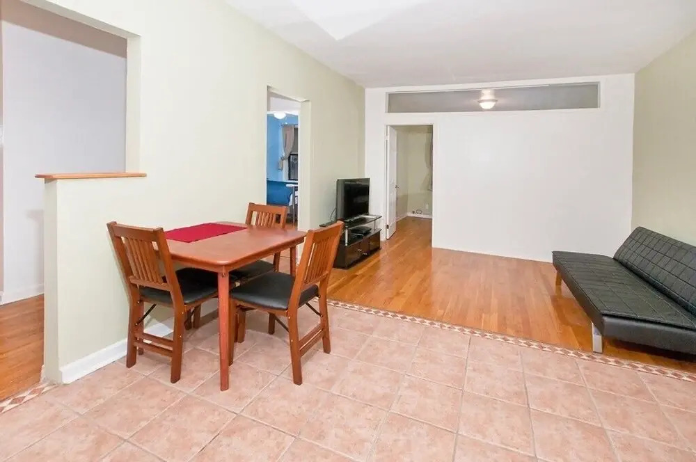 Cozy 2 BR on Upper East Side