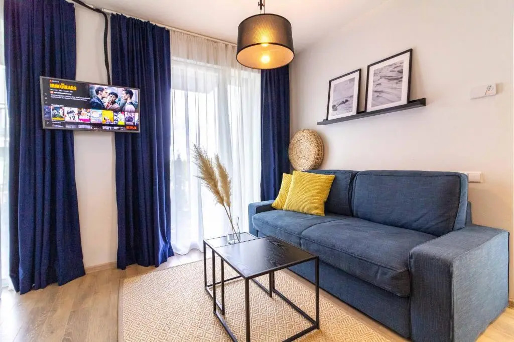 Green Shine Apartment, By Cohost