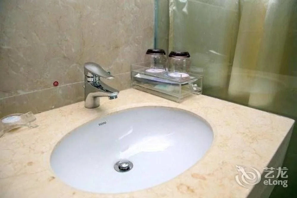 Yihua Hotel