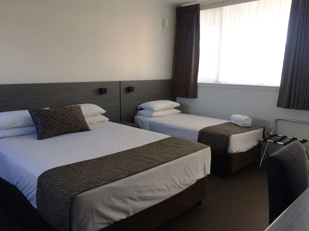 Bridge Hotel