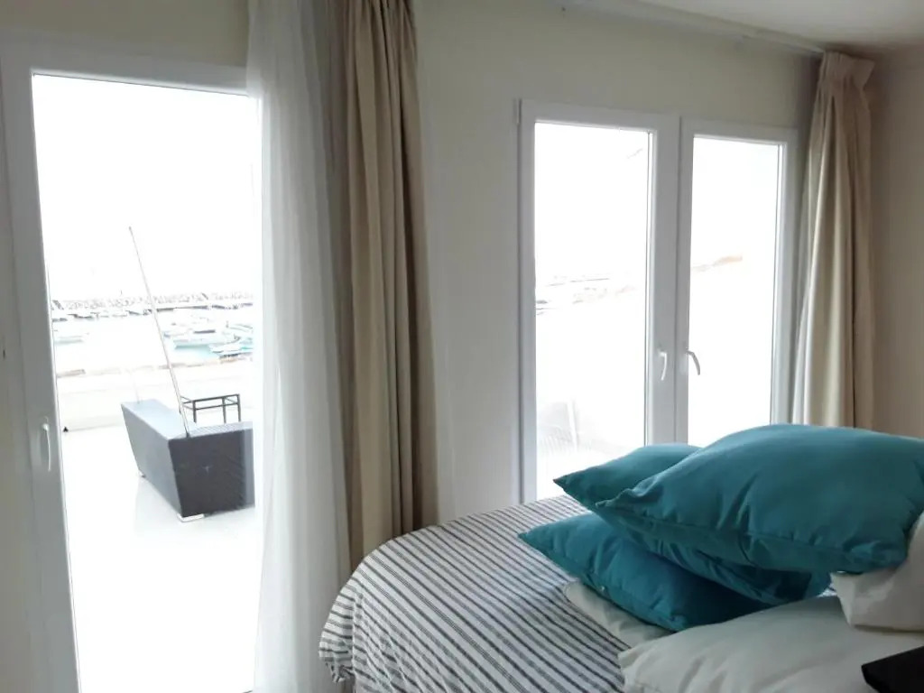 First Line Duplex Puerto Banus Sleeps 8 People
