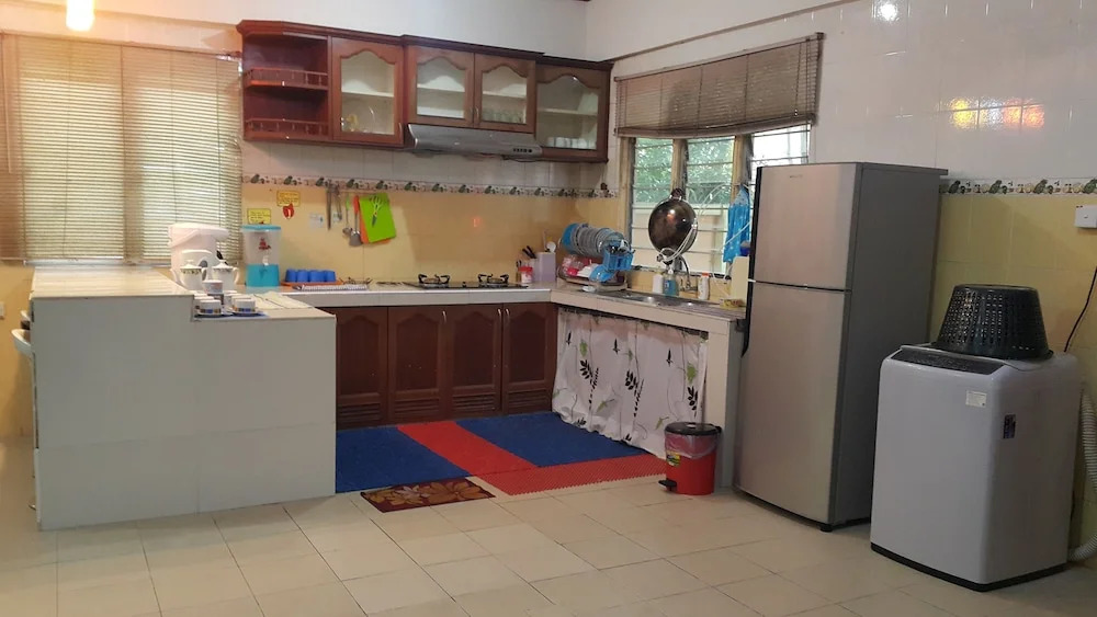 DHartamas Guesthouse