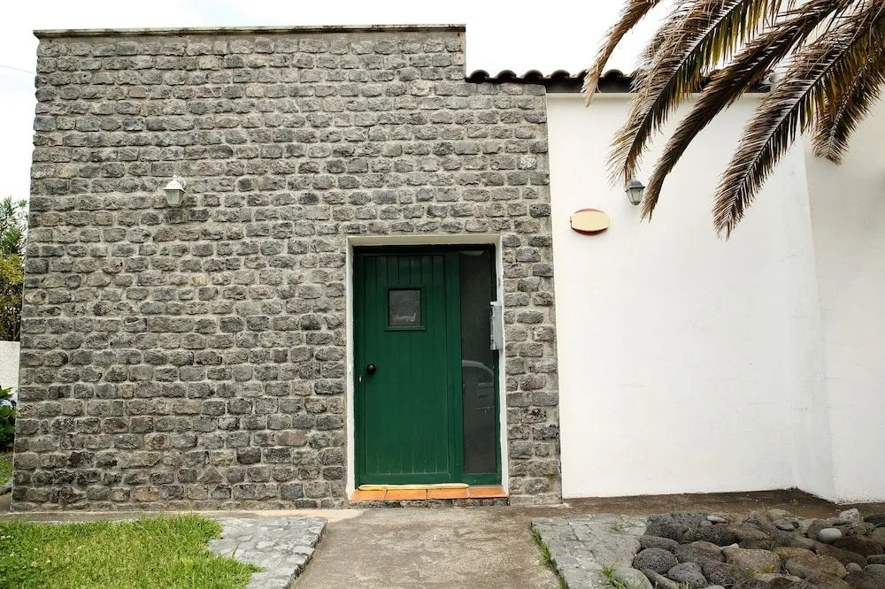 Casa da Uva-Mosteiros Vineyards House-Heated swimming-pool