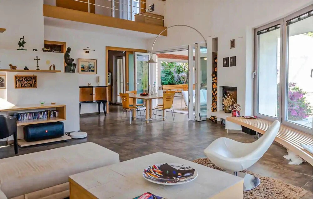 Beautiful Home in Bobovisca - Milna With Wifi and 3 Bedrooms