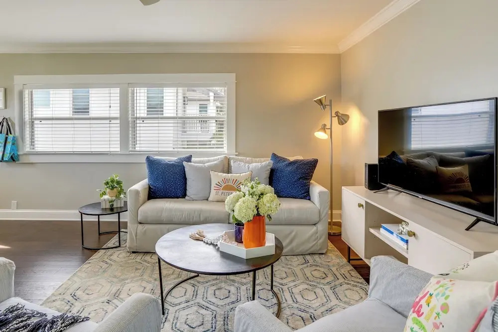 Bright St Petersburg Apartment, Walk to Downtown
