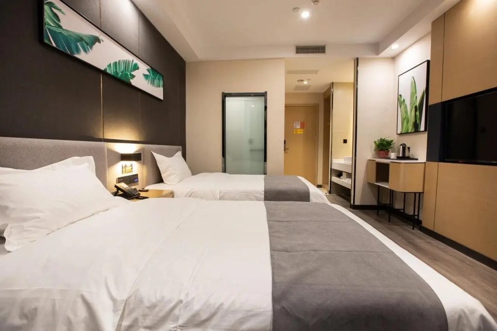 UP and IN Hotel Zhengzhou Erqi District Hanghai West Road Qiliyan Metro Station