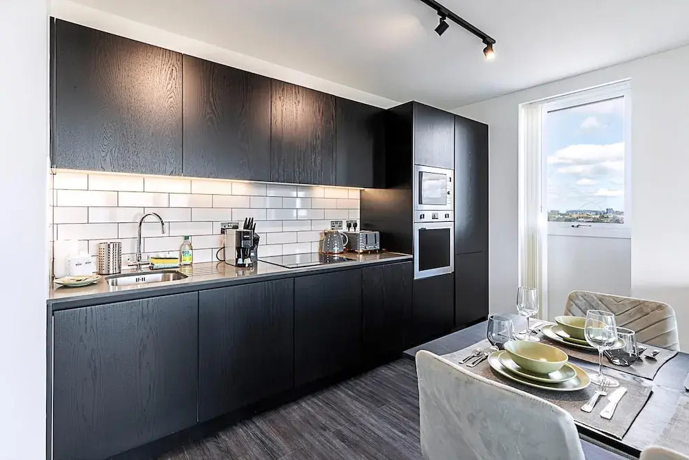 Sleek and Stylish 9th Floor Apartment