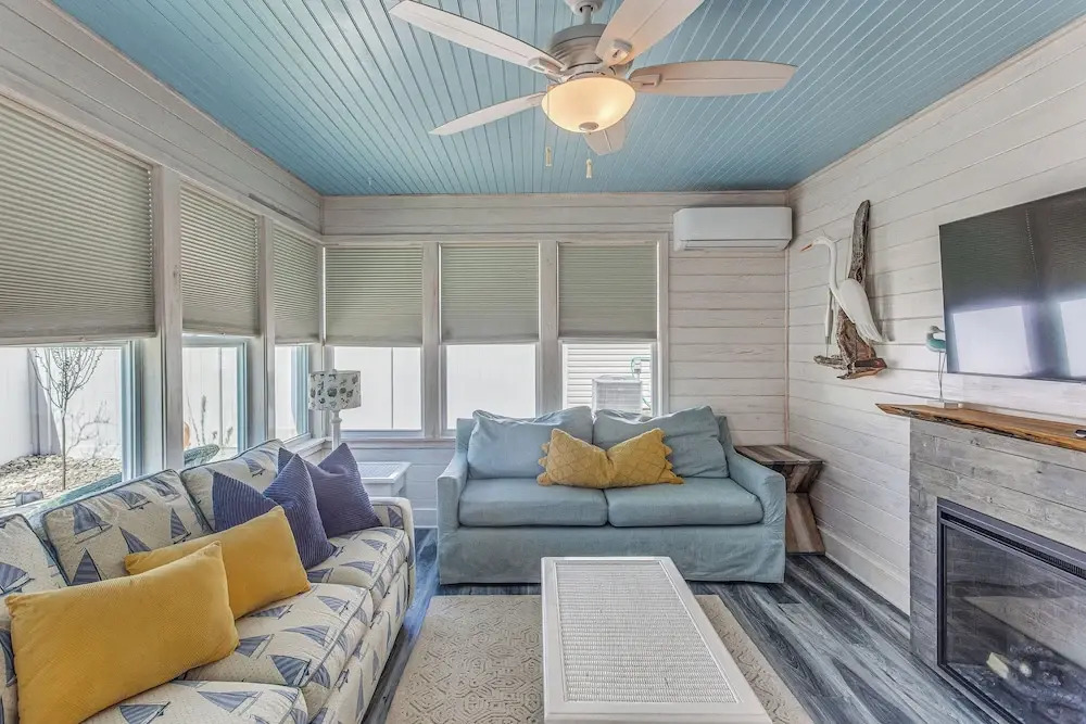 Private Yard, Patio and Grill Surfside Beach Home!