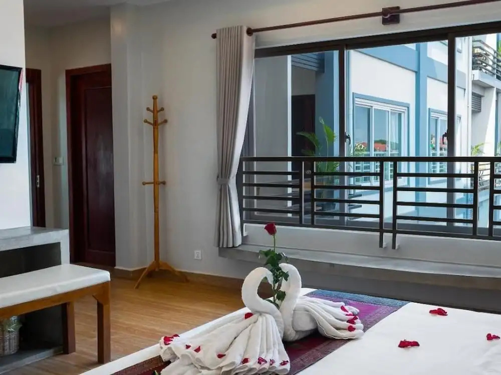 Nice Room for 2 in Hotel Historical Style Angkor
