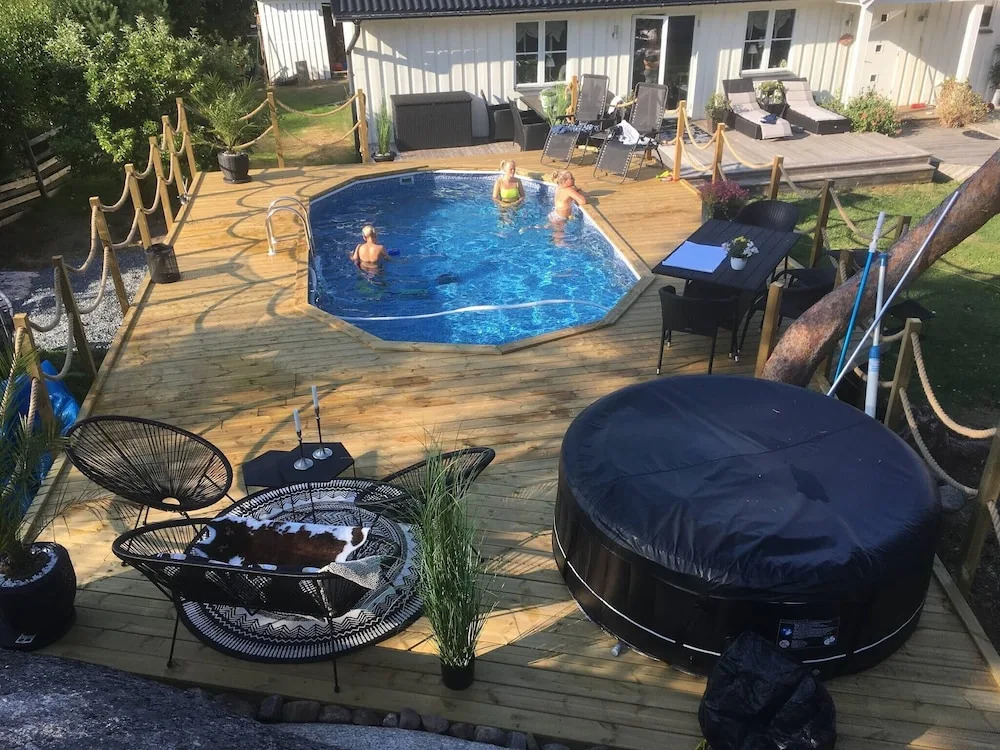 Large House With Pool and Close to the sea