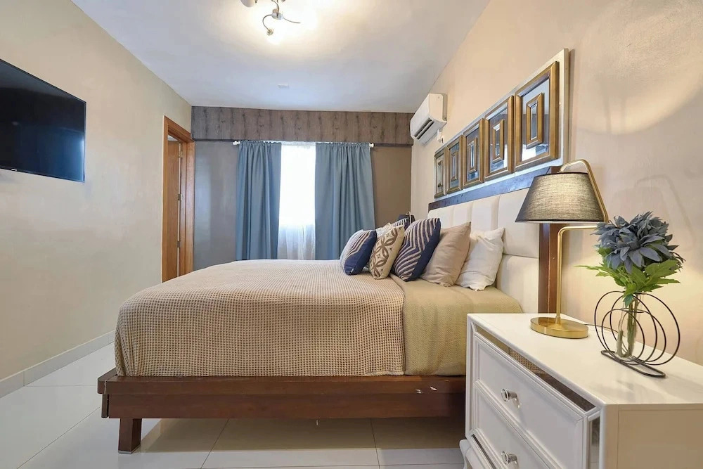 Luxurious 3-bedroom Condo With City Views in Santo Domingo