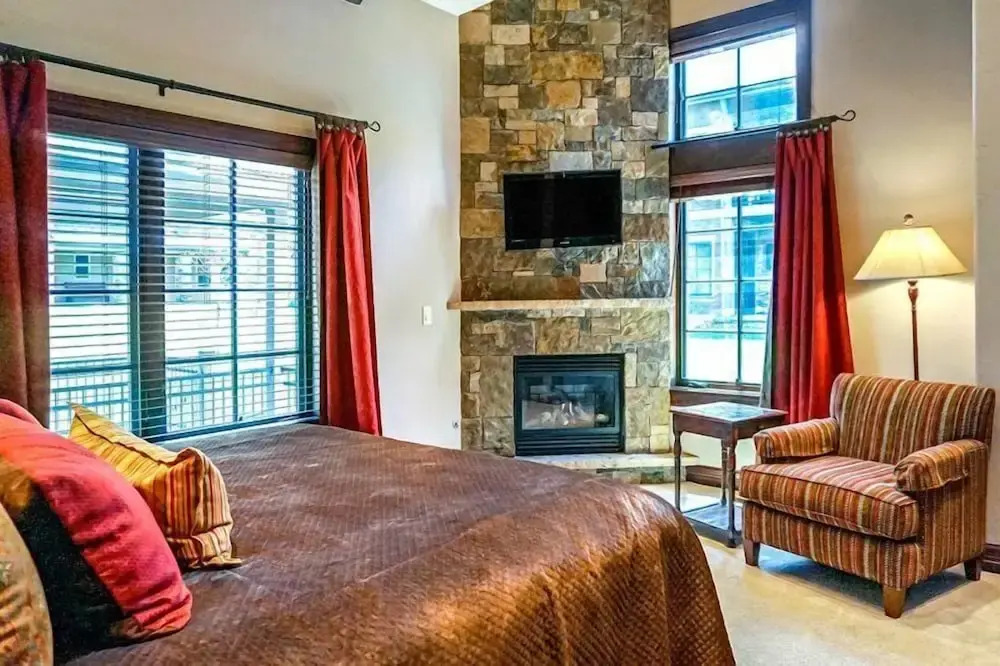 Ski In Ski Out 4 Bedroom Residence In Snowmass Village