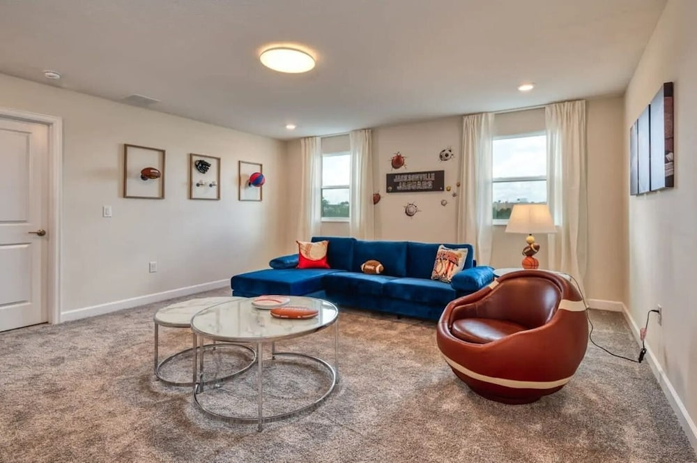 6br/6ba Private Pool Themed Game Room