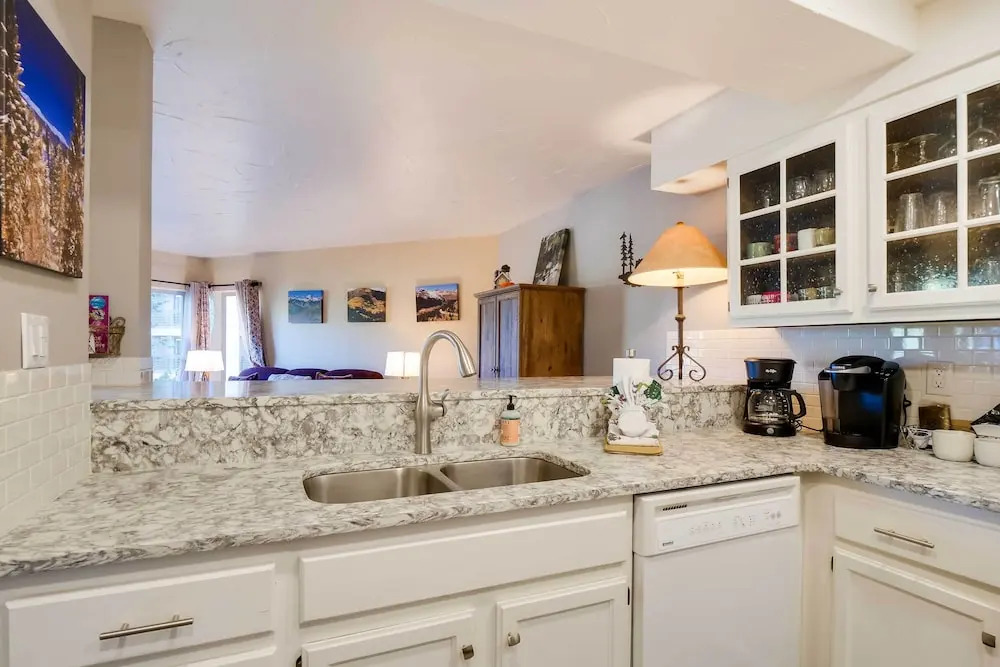 Cozy Ski-in/ski-out Breckenridge Condo: Mtn Views!