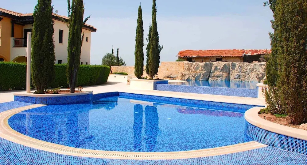 Lovely 3 bedroom ground floor apartment 'D01' - amazing golf and sea views, communal pool and resort facilities, Orpheus Village, Aphrodite Hi
