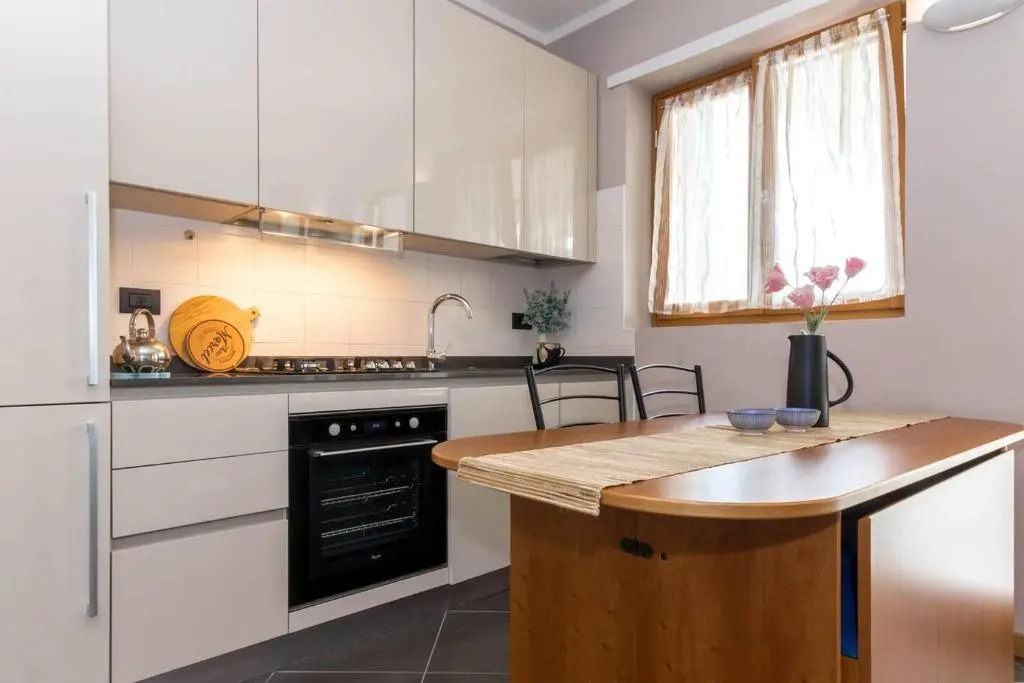 ALTIDO Apt for 4 with Terrace in a Quiet Residential Area