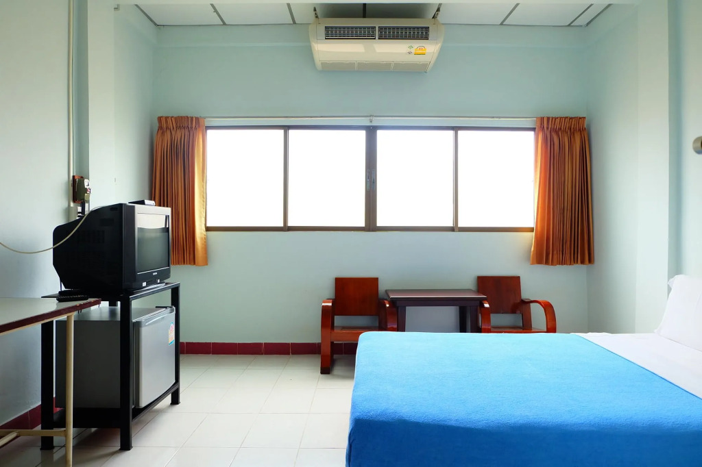 Thairungruang Backpackers Suratthani