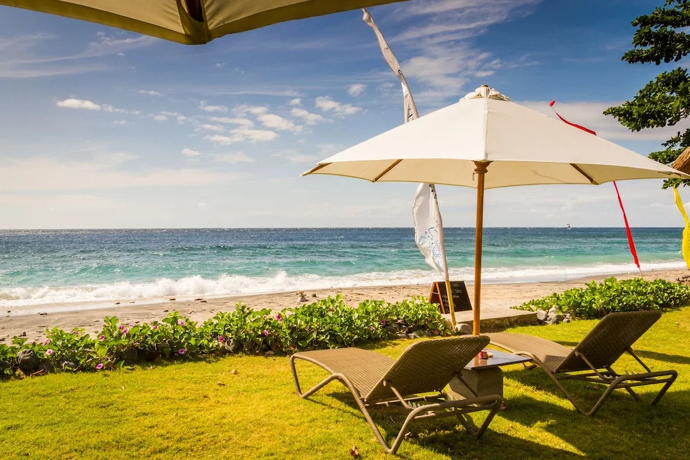 Aquamarine Beach Villas