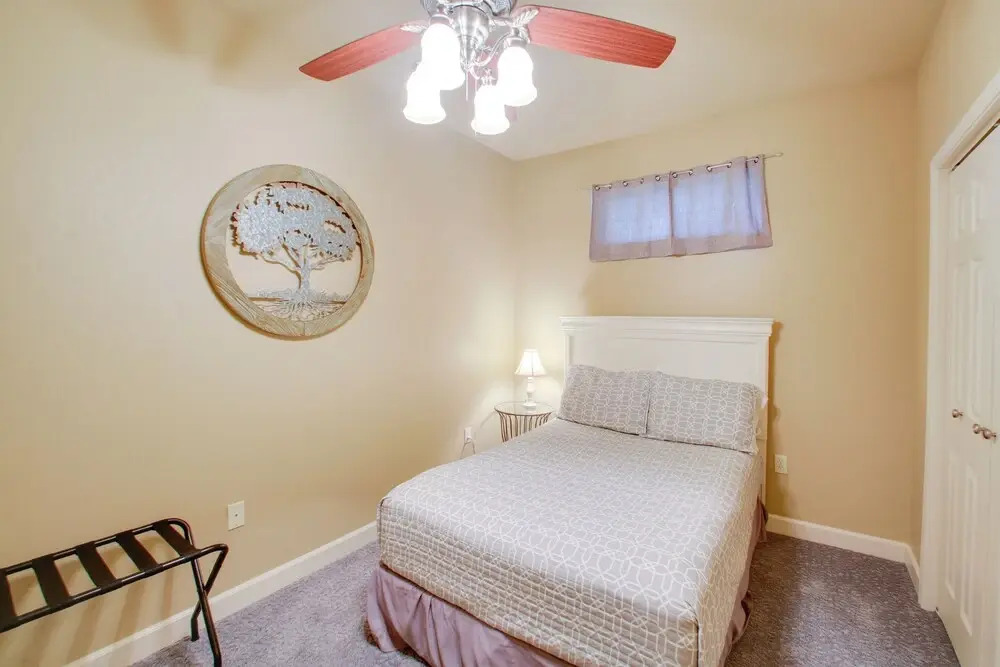 Pool & Lake Hamilton Access: Hot Springs Condo!