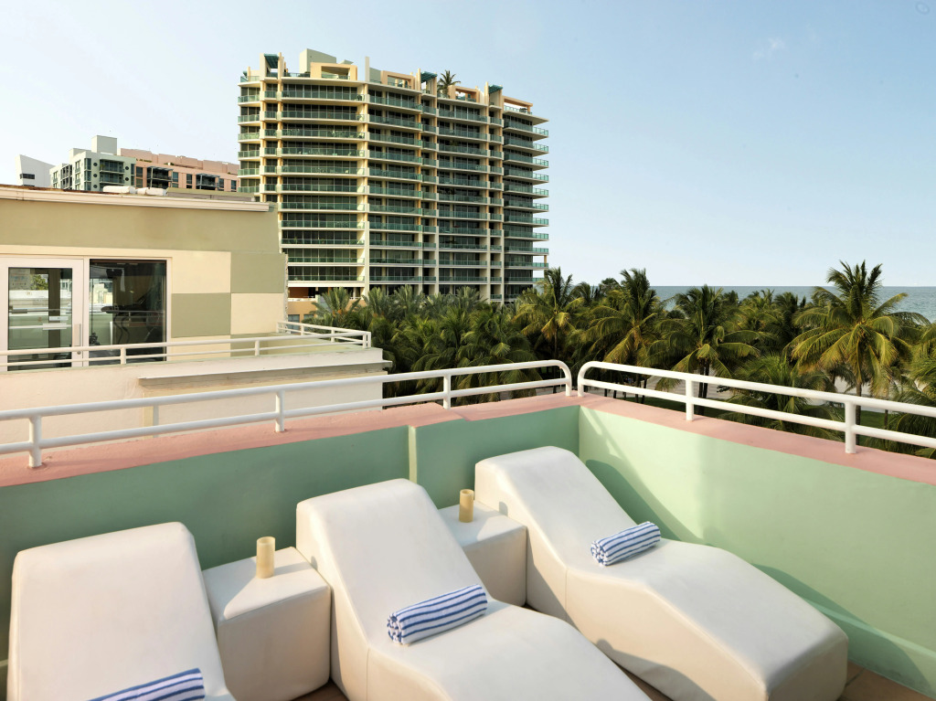 Hilton Vacation Club Crescent on South Beach Miami
