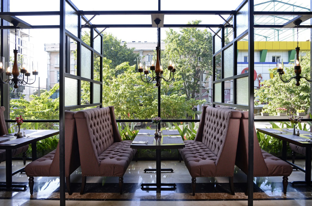 Aria Centra Surabaya