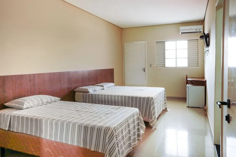 OYO Bocaiuva Palace Hotel
