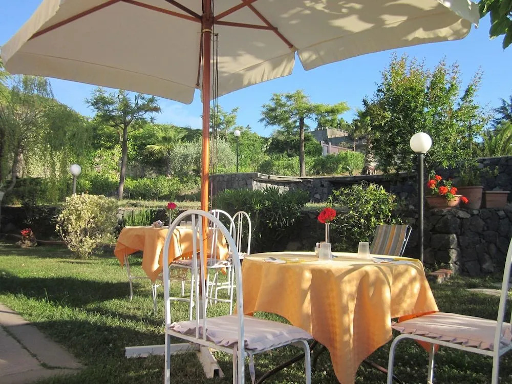 B&B BOUTIQUE DI CHARME "ETNA-RELAX-NATURA"