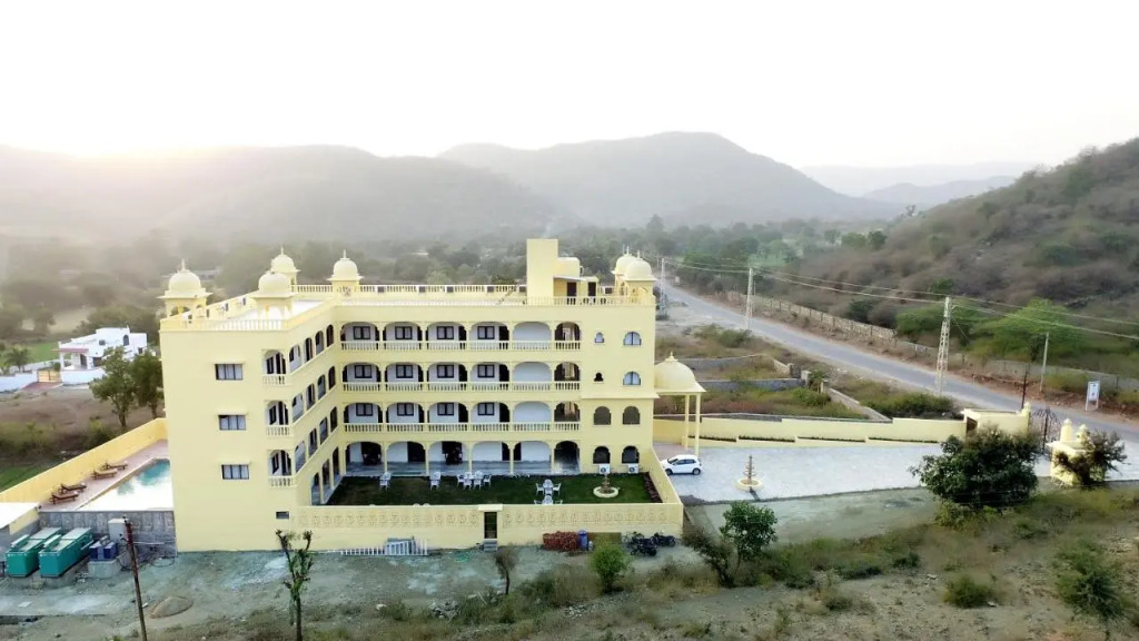 Atulya Niwas - Aravali views