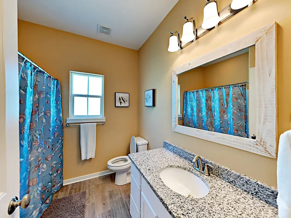 The Lemony Anemone - Three Bedroom Townhome