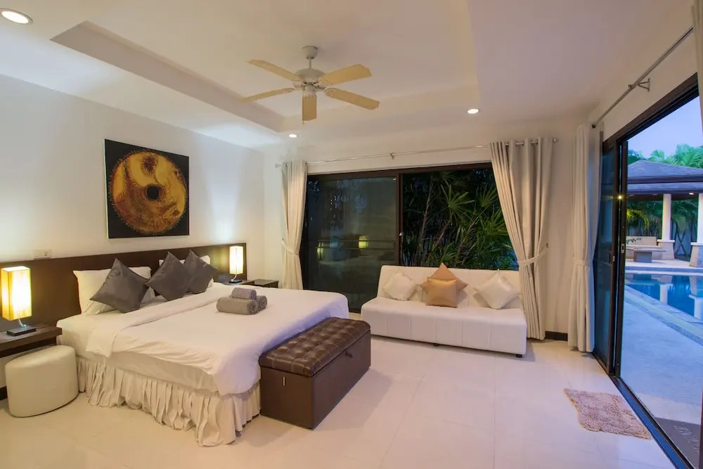 Boutique 3BR Pool Villa White Cove Rawai