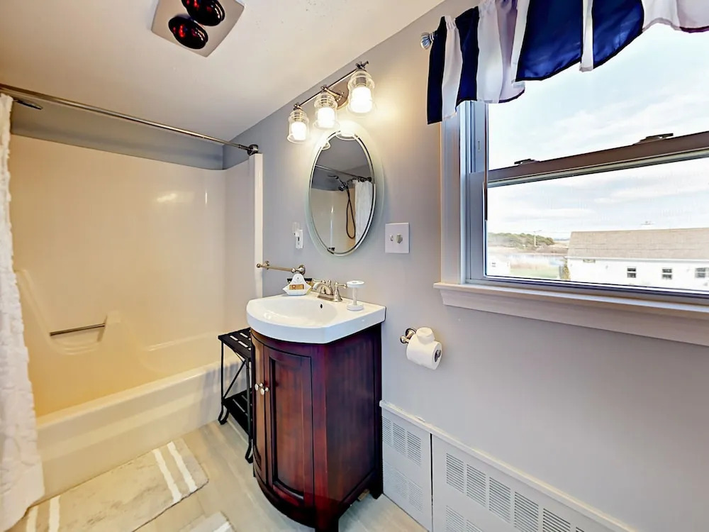 Charming Ocean View Beach House 4 Bedroom Home
