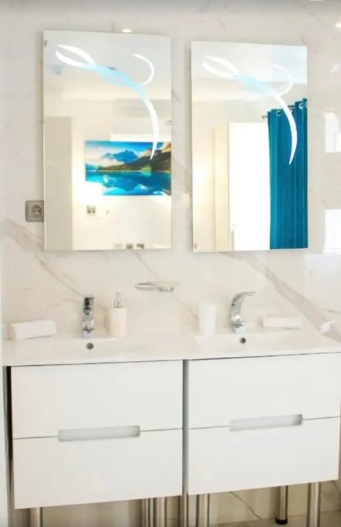 Lumiere Luxe Suites