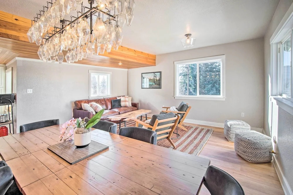 Cle Elum Vacation Rental - Walk Downtown!