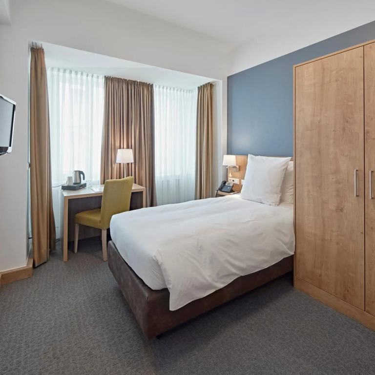 City Hotel