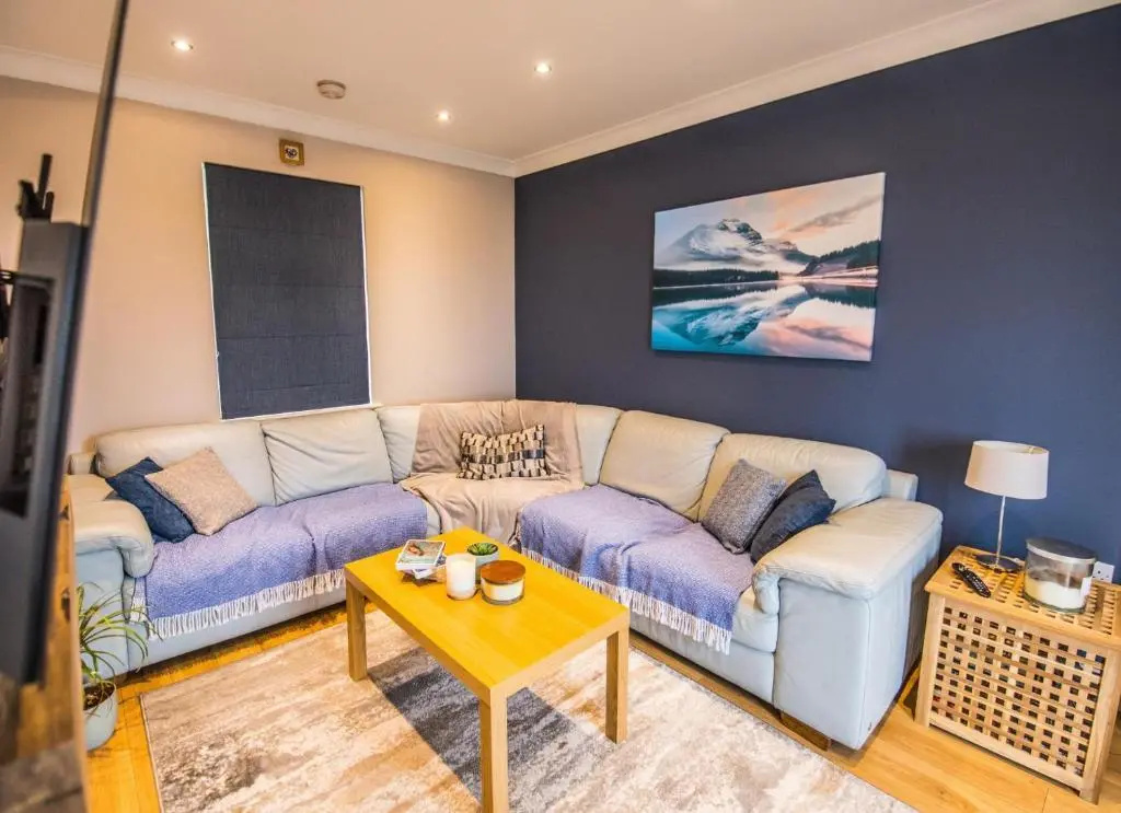 Stunning 2BD Family Retreat Swansea