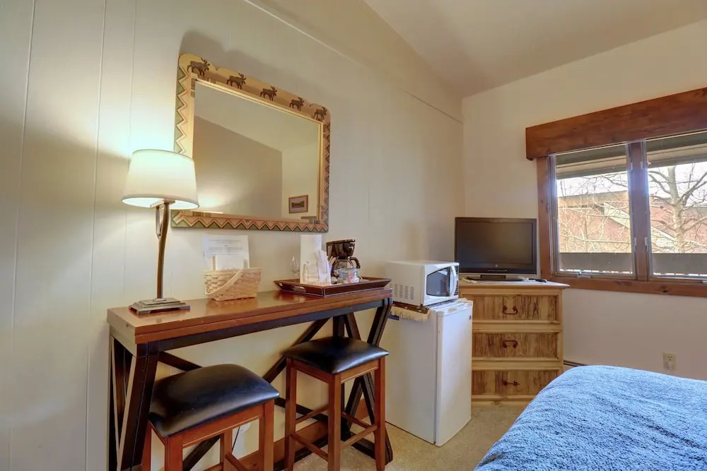Heated Pool Ski-In Walk-Out Perfect Hotel Room - CV210A by Redawning