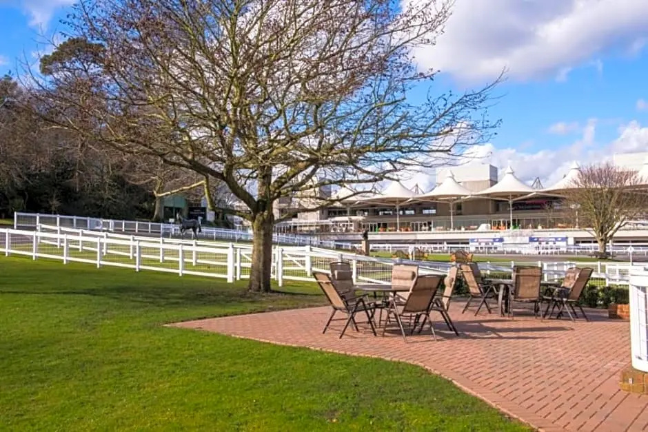 Sandown Park Lodge