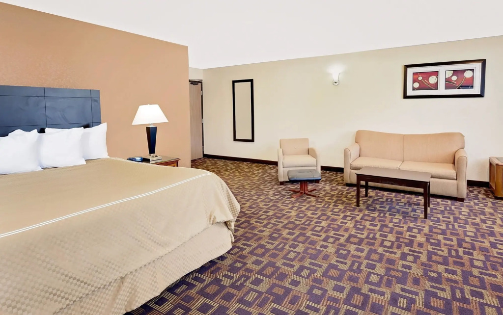 Super 8 by Wyndham Decorah
