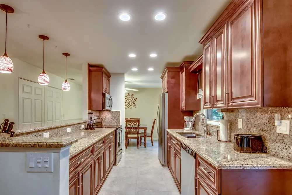 Charter Club Condo - Roelens Vacations