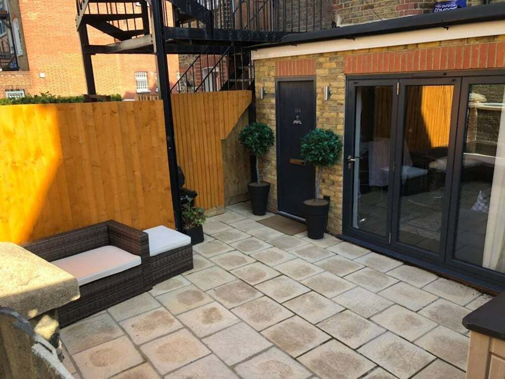 Stylish and Cozy Studio Apartments Hammersmith