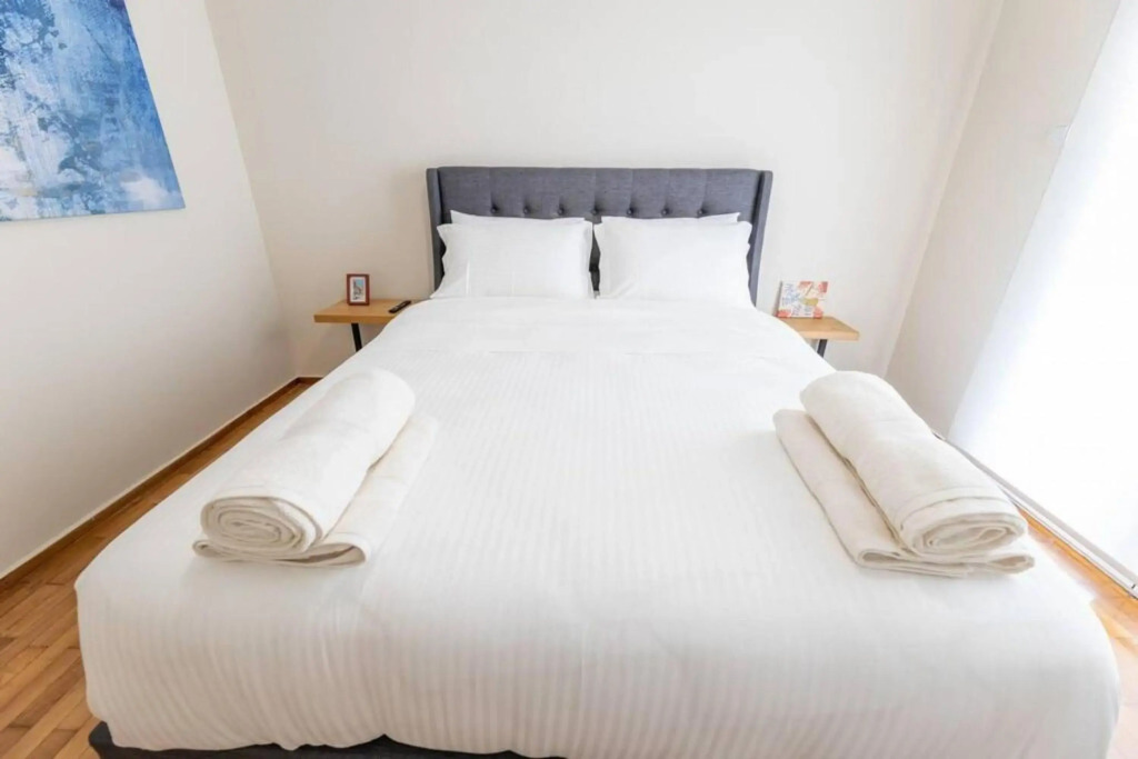Amfitritis top floor apartment at Palaio Faliro