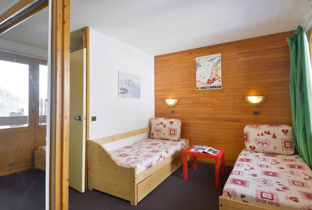 Residence Saintjacques Divisible Studio on Slopes for 4 People of 28 mÂ² Rs202