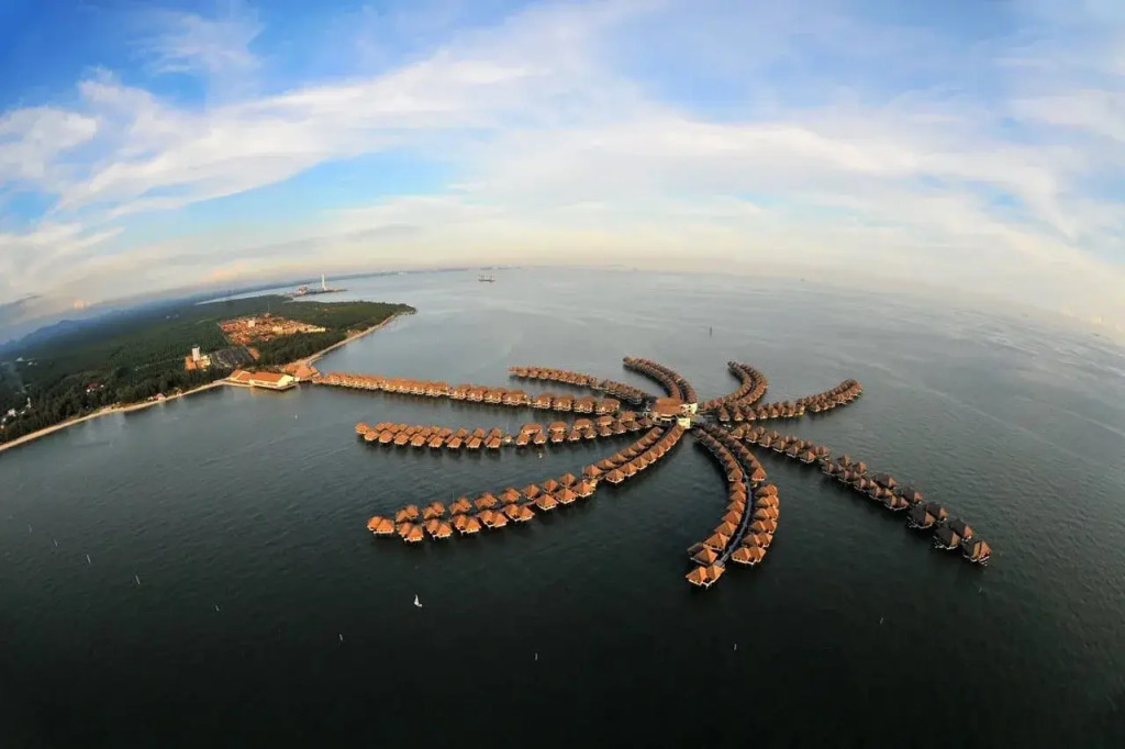 Golden Palm Tree Sepang