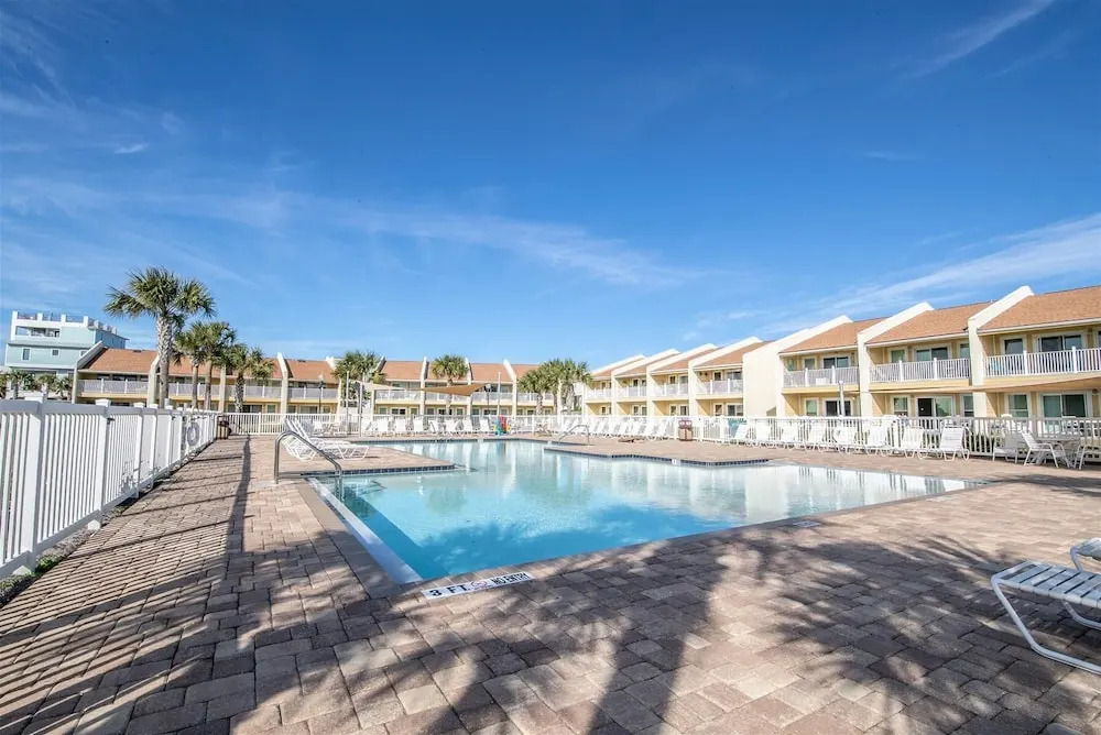 9 G, Two Bedroom Condo