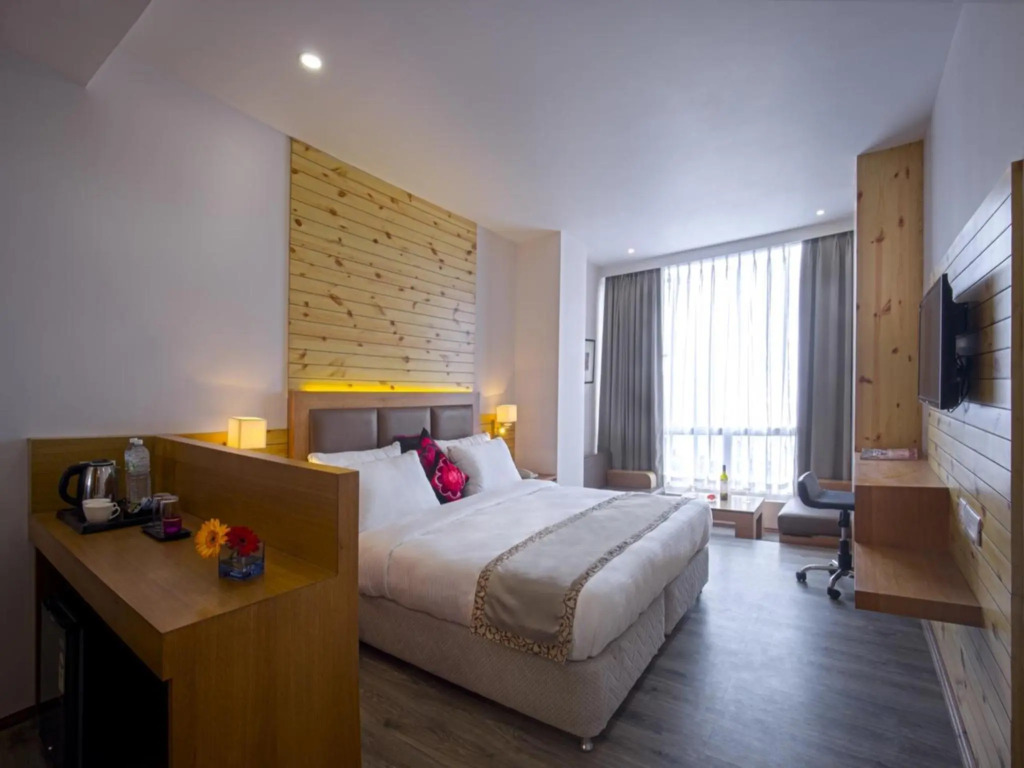 Allison Dechen and Palmo Hotel
