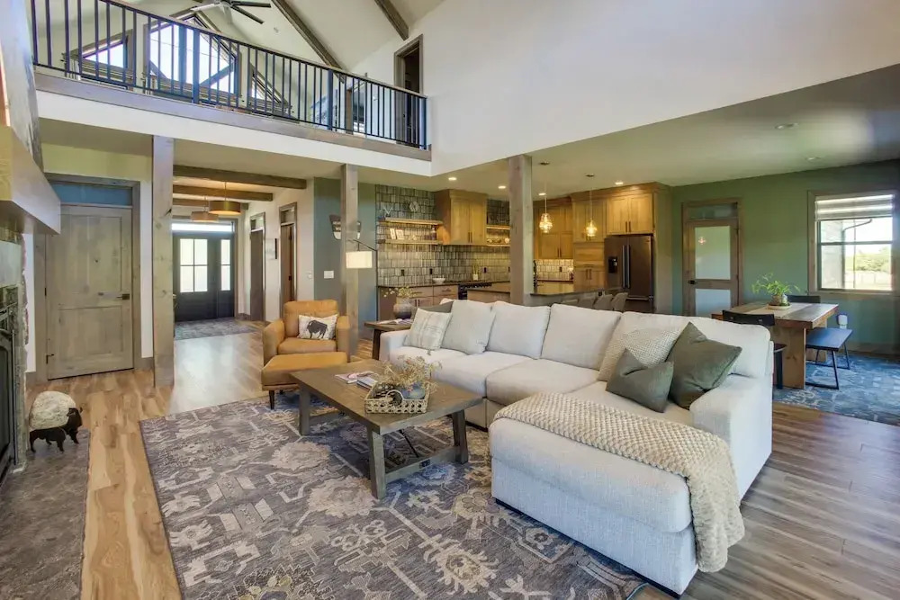 3 Mi to Dtwn Red Lodge: Mtn-view Home w/ Hot Tub